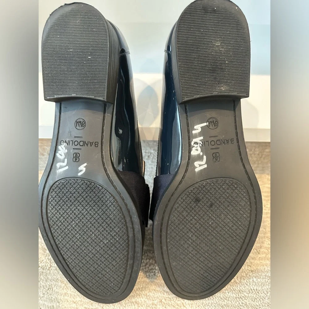 Bandolino Women's Lindio Bow Slip-On Tailored Loafers - Navy Patent Size 8.5M - Picture 8 of 12